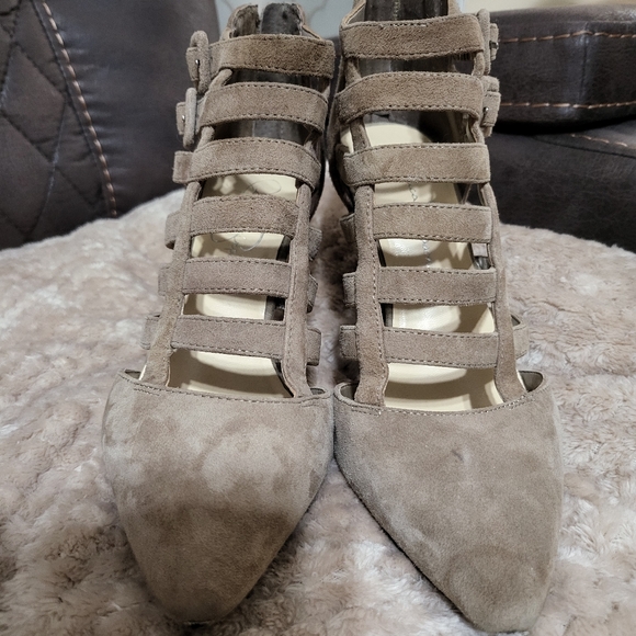 Jessica Simpson Heel, size 7 - Picture 2 of 7